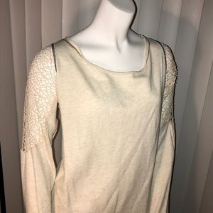 Textured cold shoulder long sleeve Top